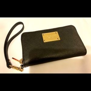 Michael Kors Black Leather Zip Up Wristlet Wallet